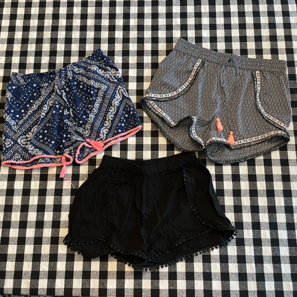 🚨BUNDLE🚨 3 adorable kids shorts!